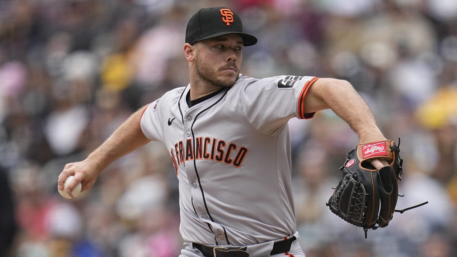 Giants designate right-hander for assignment